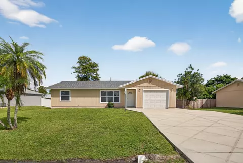 2273 SE Melaleuca Blvd, Port Saint Lucie, FL 34952