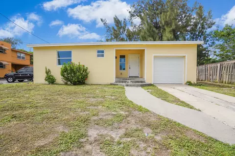 4301 Pinewood Ave, West Palm Beach, FL 33407