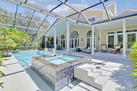 471 N Arrowhead Trl, Indian River Shores, FL 32963