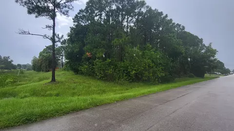 5928 NW Wesley, Port St Lucie, FL 34986