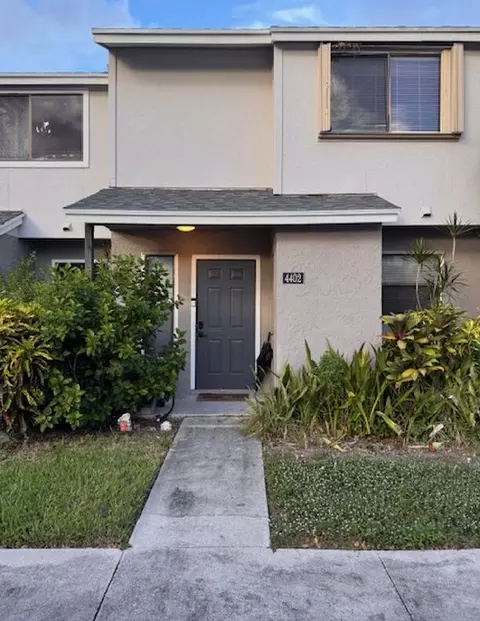 4402 Inlet Cir, Greenacres, FL 33463