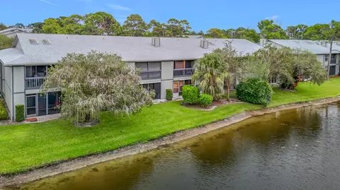 8259 SE Croft Cir #L-7, Hobe Sound, FL 33455