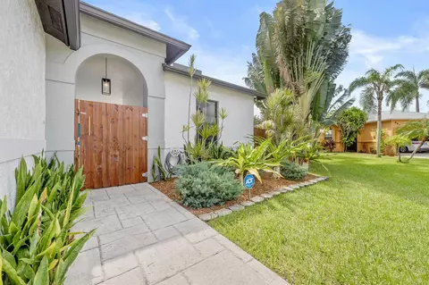 855 Carlee Cir, Boynton Beach, FL 33426