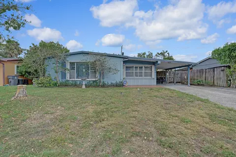 864 Caroline Ave, West Palm Beach, FL 33413