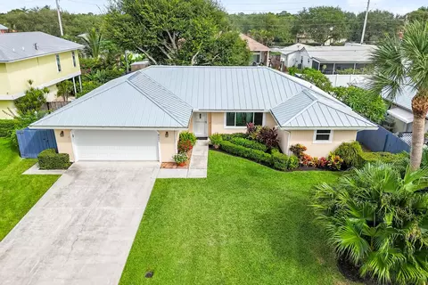 8121 SE Helen Ter, Hobe Sound, FL 33455