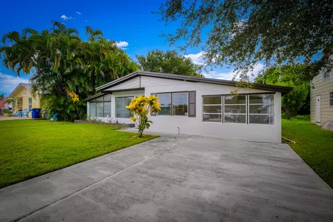 2904 SE Bamboo St, Stuart, FL 34997 photo 4