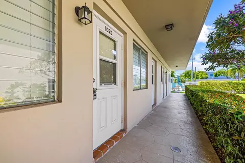 2121 NE 42nd Ct #102C, Lighthouse Point, FL 33064