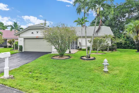 7962 Cloverfield Cir, Boca Raton, FL 33433