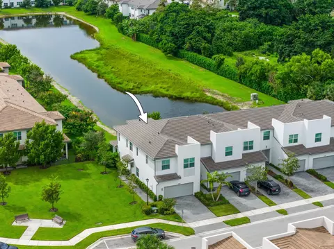 4990 Navali Dr, Lake Worth, FL 33467