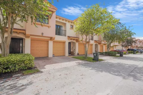 4760 Preserve St, Coconut Creek, FL 33073