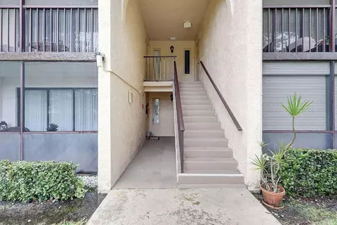 802 Sky Pne #F2, Greenacres, FL 33415