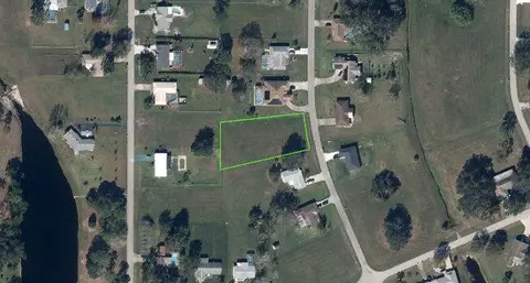 424 Cherry Tree Dr, Sebring, FL 33876