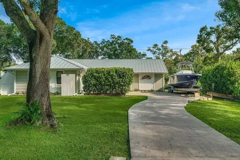 781 24th Sq, Vero Beach, FL 32962
