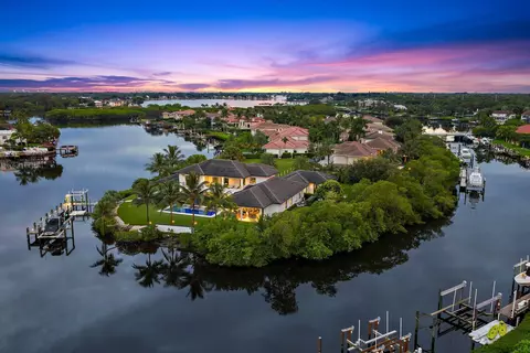 18941 SE Reach Island Ln, Jupiter, FL 33458