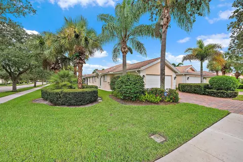 8431 SE Retreat Dr, Hobe Sound, FL 33455
