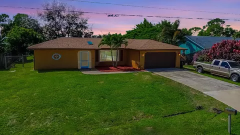 450 SW Eyerly Ave, Port Saint Lucie, FL 34983