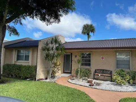 131 Lake Gloria Dr, West Palm Beach, FL 33411