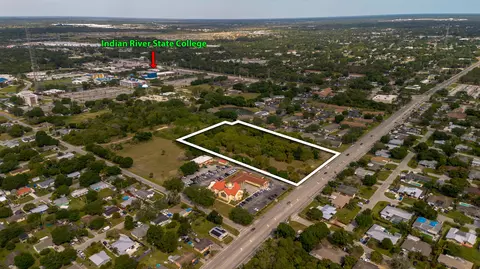2205 S 25th St, Fort Pierce, FL 34947