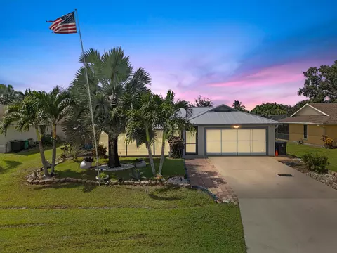 2456 SE Blackhorse St, Port Saint Lucie, FL 34984