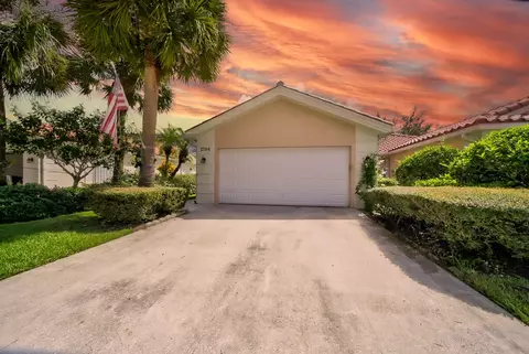 2708 Livingston, West Palm Beach, FL 33411
