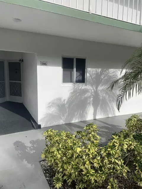 2 Garden St #106M, Tequesta, FL 33469