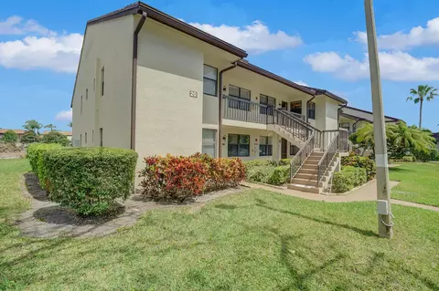 7593 Tahiti Ln #202, Lake Worth, FL 33467