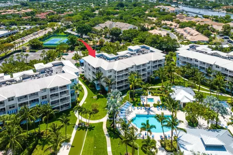 944 Bay Colony Dr S, Juno Beach, FL 33408
