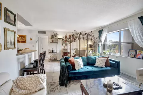 1750 Jefferson St #305, Hollywood, FL 33020
