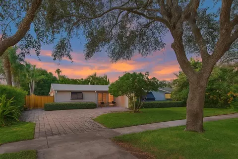 777 Lagoon, North Palm Beach, FL 33408