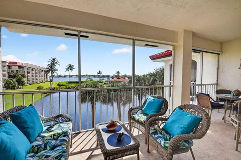 102 Half Moon Cir #B3, Hypoluxo, FL 33462