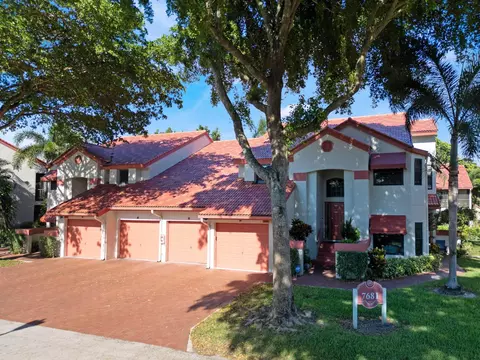 7681 Lexington Club Blvd #B, Delray Beach, FL 33446