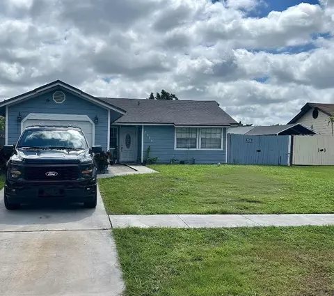 5173 El Claro Cir, Greenacres, FL 33415