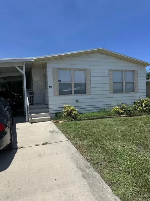 40 Spanish Way, Port Saint Lucie, FL 34952