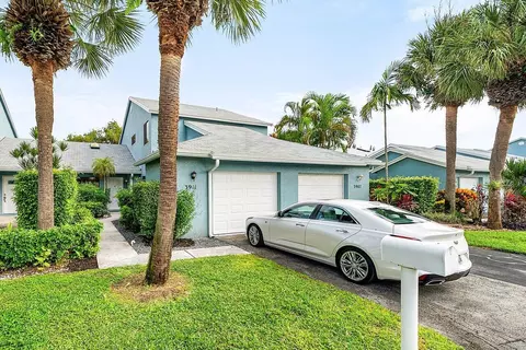 3911 Island Club Cir W, Lake Worth, FL 33462