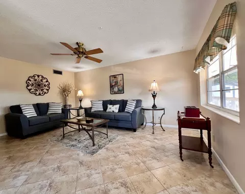156 Bedford F, West Palm Beach, FL 33417