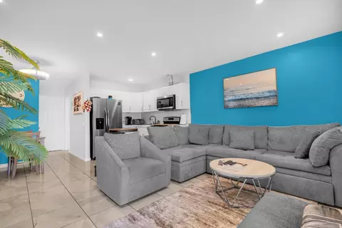 301 E Mcnab #103, Pompano Beach, FL 33060