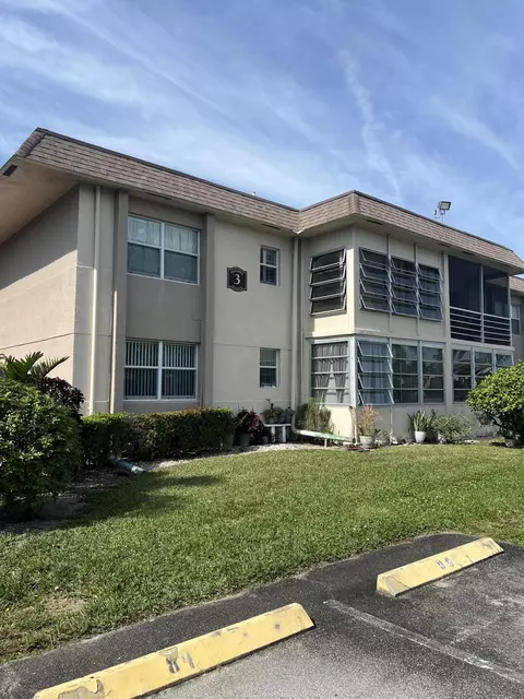 504 Davis Rd #95, Palm Springs, FL 33461