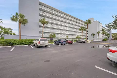 5500 NW 2nd Ave #614, Boca Raton, FL 33487