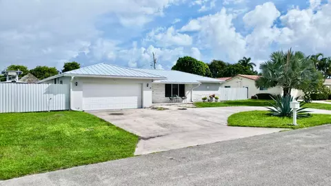 1861 Caribbean Rd W, Lake Clarke Shores, FL 33406
