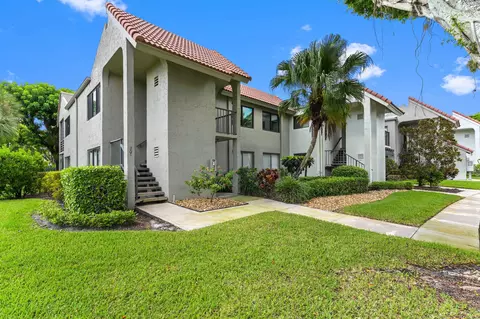 5505 Fairway Park Dr #201, Boynton Beach, FL 33437