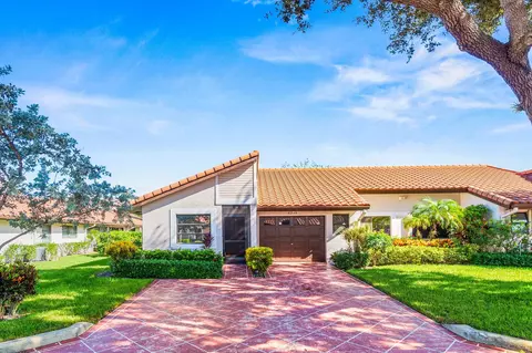 6235 Kings Gate Cir, Delray Beach, FL 33484