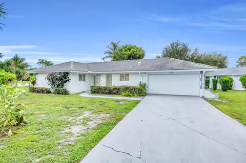 9390 SE Little Club Way N, Tequesta, FL 33469