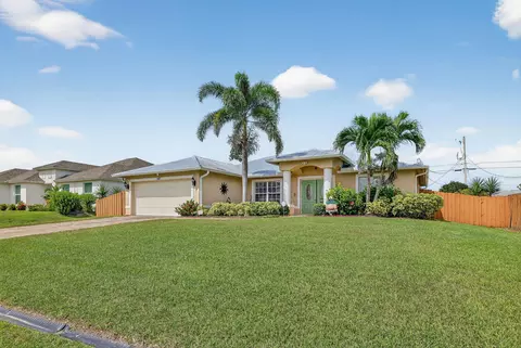 467 SW Lakota Ave, Port Saint Lucie, FL 34953
