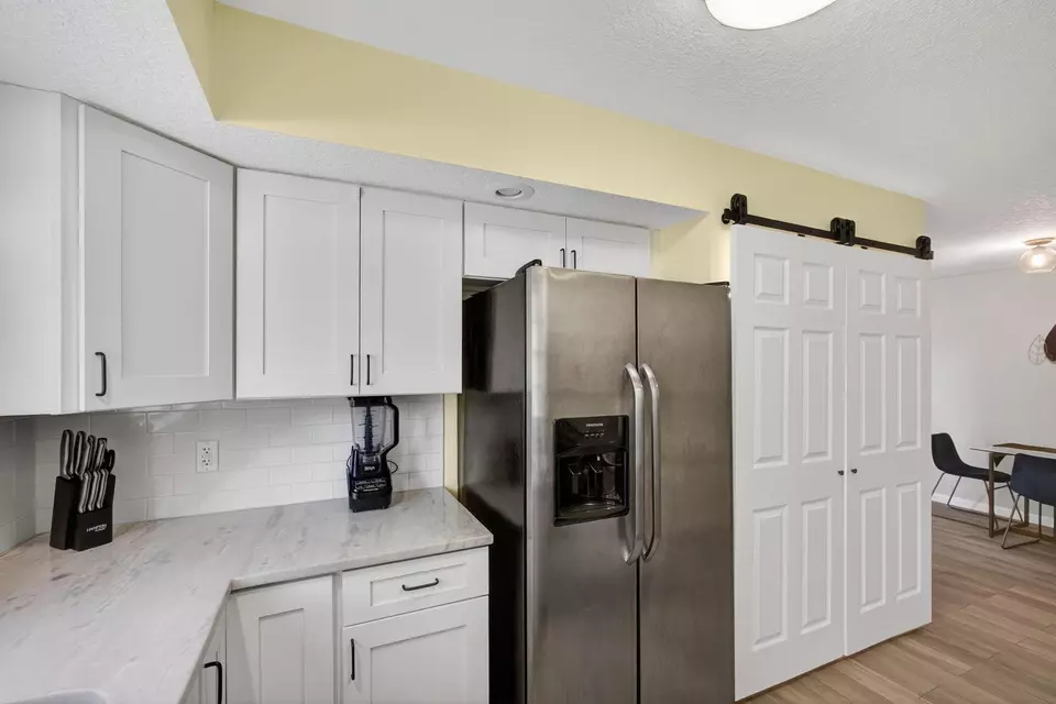 Kitchen - 2399 Lena Ln, West Palm Beach, FL 33415 photo 3 of 4