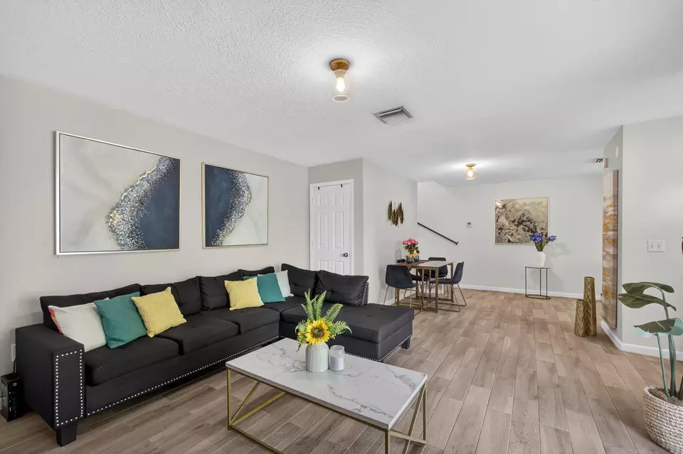 Living - 2399 Lena Ln, West Palm Beach, FL 33415 photo 2 of 3