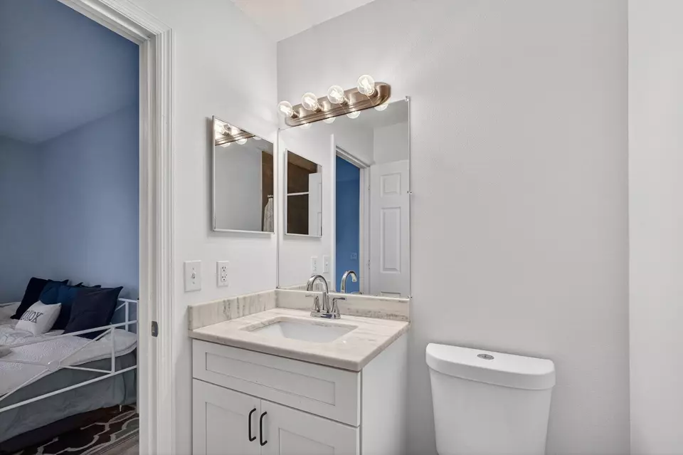 Bath - 2399 Lena Ln, West Palm Beach, FL 33415 photo 6 of 7