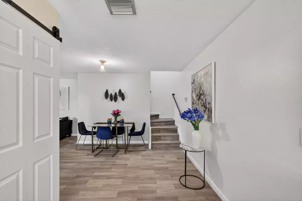 Entry Way - 2399 Lena Ln, West Palm Beach, FL 33415 photo 4 of 4