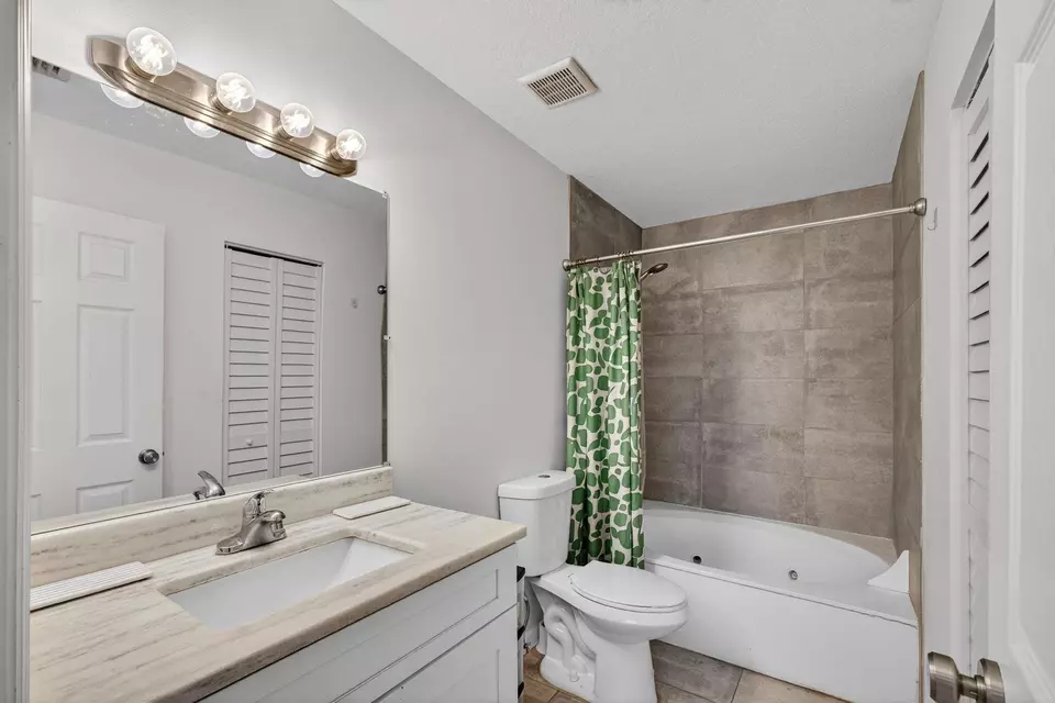 Bath - 2399 Lena Ln, West Palm Beach, FL 33415 photo 2 of 7