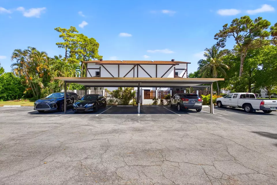 Exterior - 2399 Lena Ln, West Palm Beach, FL 33415 photo 2 of 8