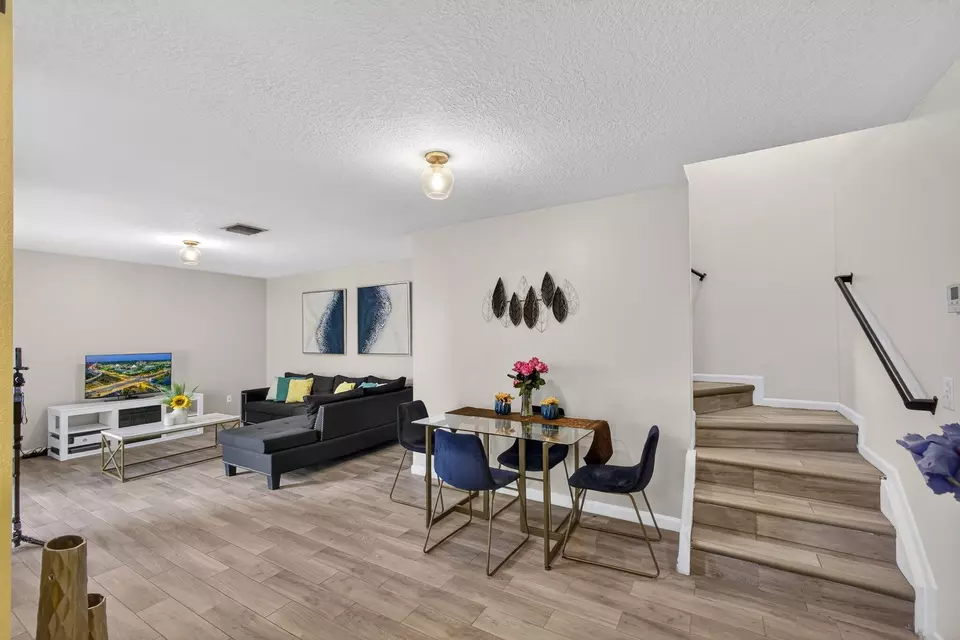 Living - 2399 Lena Ln, West Palm Beach, FL 33415 photo 3 of 3